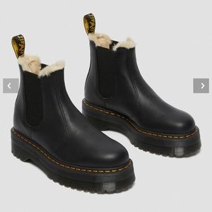 Doc Martens 2976 FAUX FUR LINED PLATFORM CHELSEA BOOTS